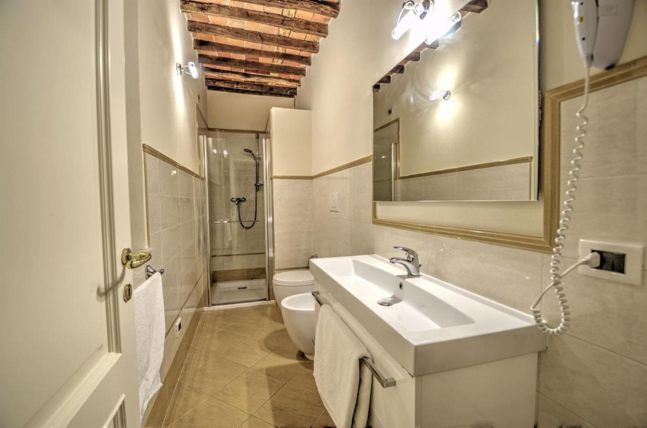 Lucca Cycling Holidays Il Tiglio Rooms Sant'Andrea di Compito Luaran gambar